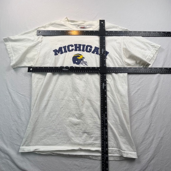 Vintage Michigan Wolverines Football TShirt Medium White 90s NCAA Helmet Graphic - Picture 4 of 7